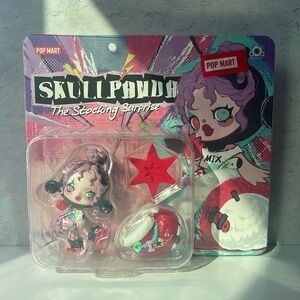Skull Panda “The Stocking Surprises” new and unopened